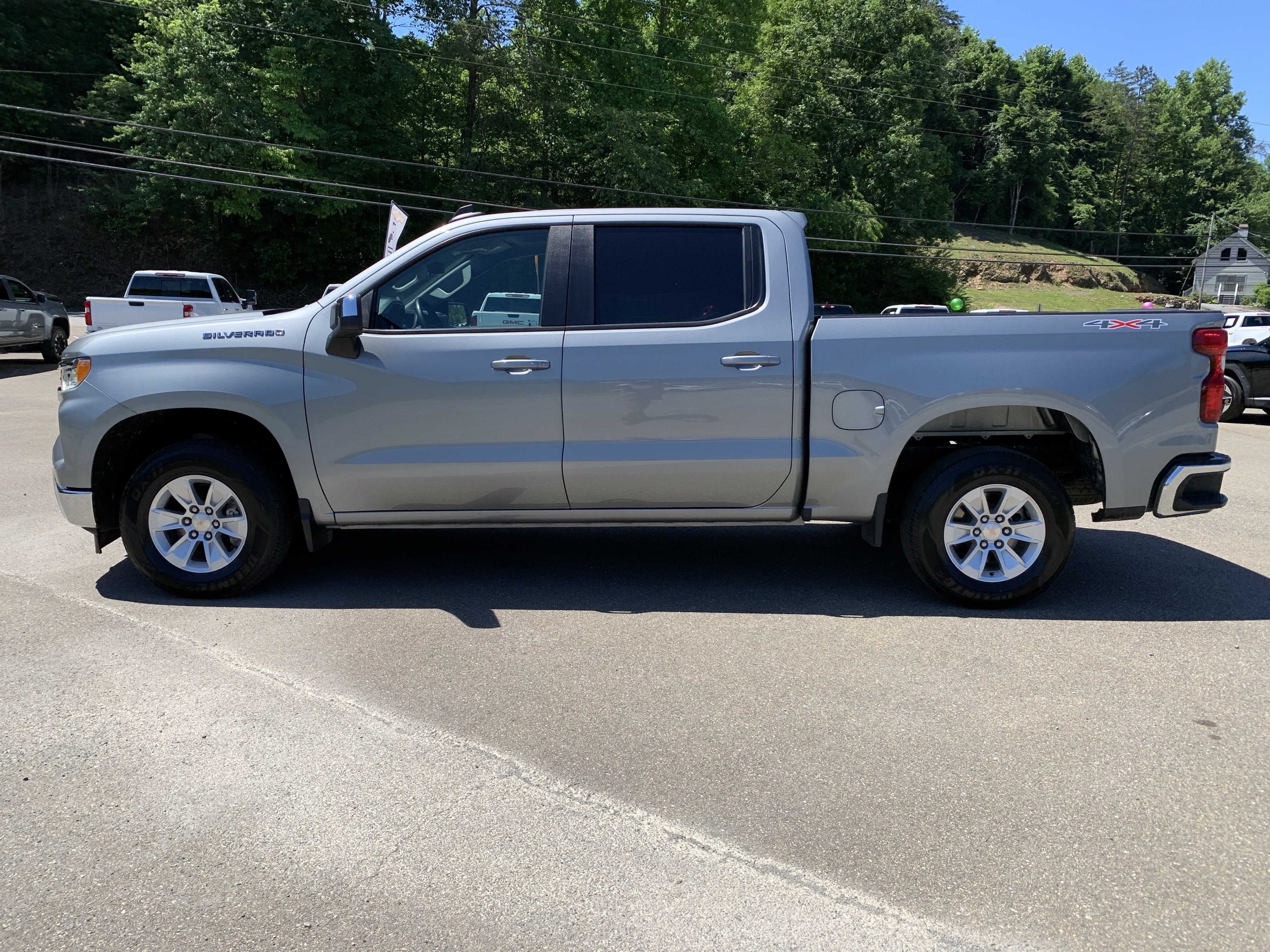 Used 2025 Chevrolet Silverado 1500 LT AWD/4WD image 13