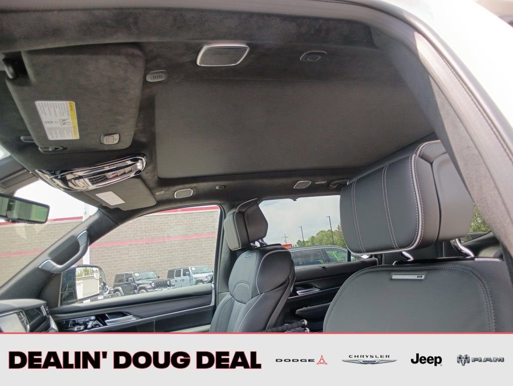 New 2025 Jeep Grand Wagoneer Series II Obsidian w/ Quick Order Packagew 28T image 22