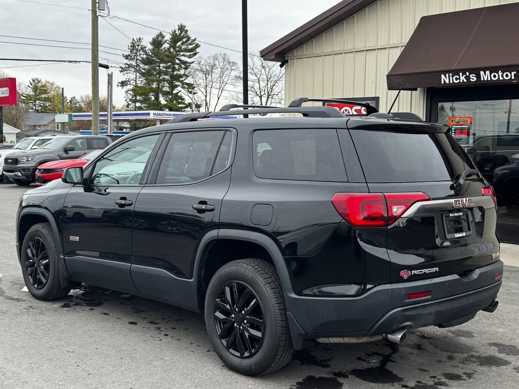 Used 2017 GMC Acadia SLE w/ Driver Alert Package I AWD/4WD image 4