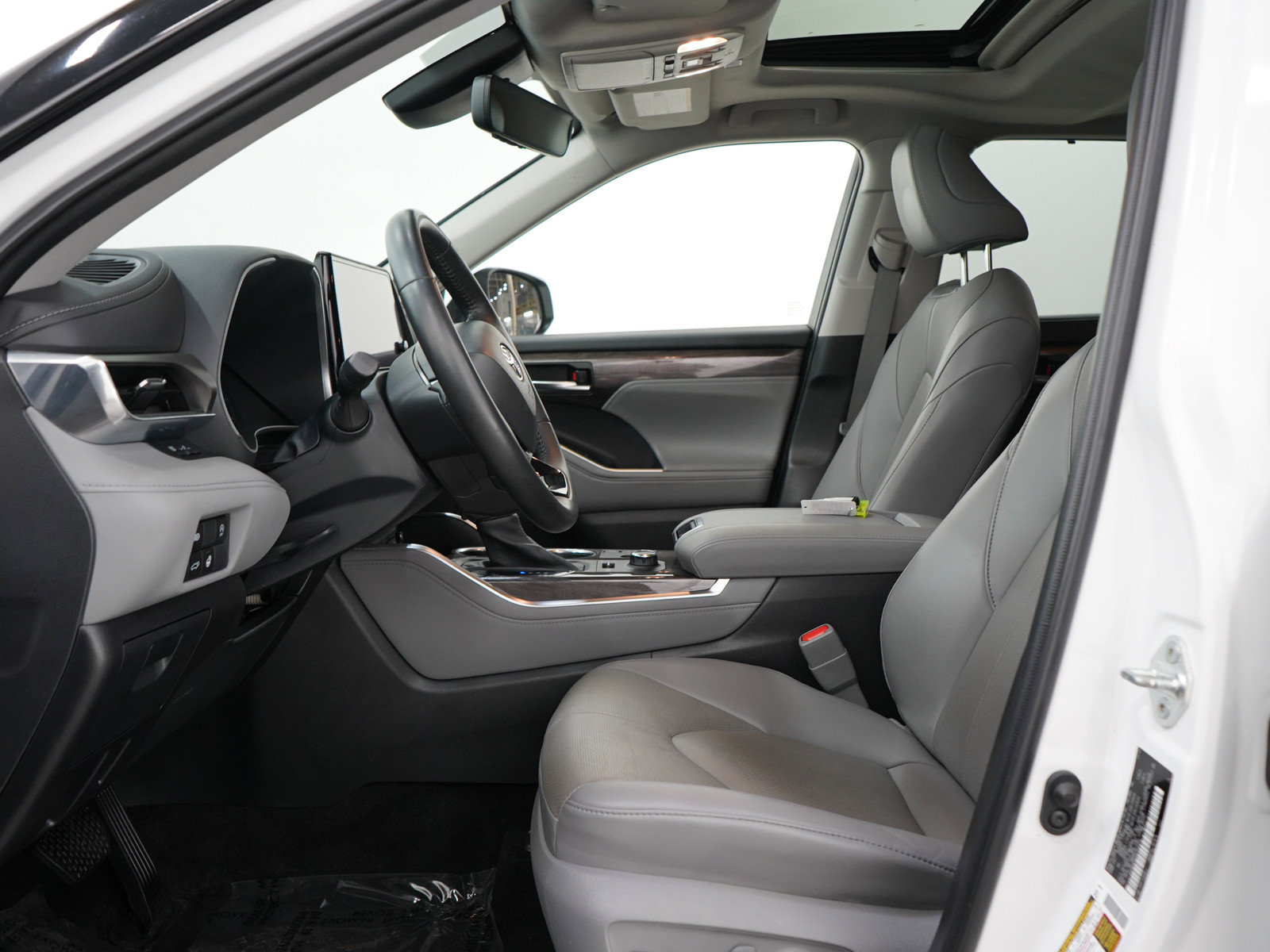 Used 2023 Toyota Highlander Limited AWD/4WD image 26