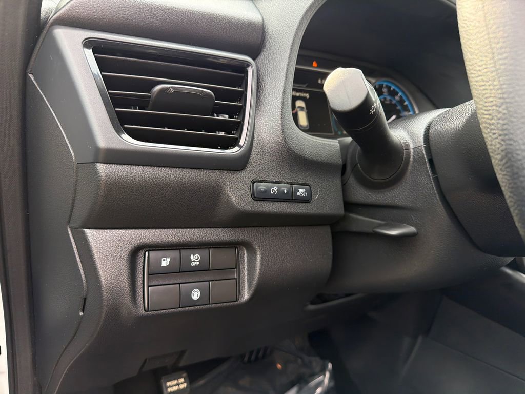 Used 2023 Nissan Leaf S image 30