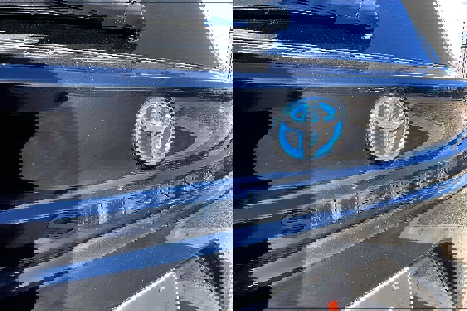 Certified 2025 Toyota Sienna XLE image 28