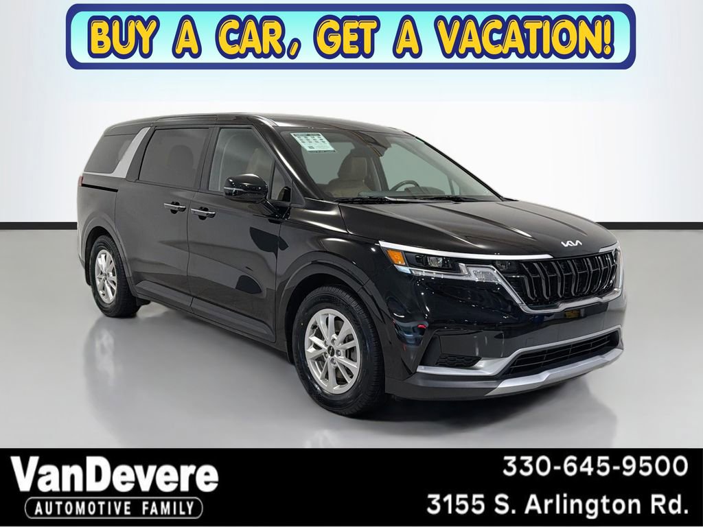 Used 2024 Kia Carnival LX FWD image 1