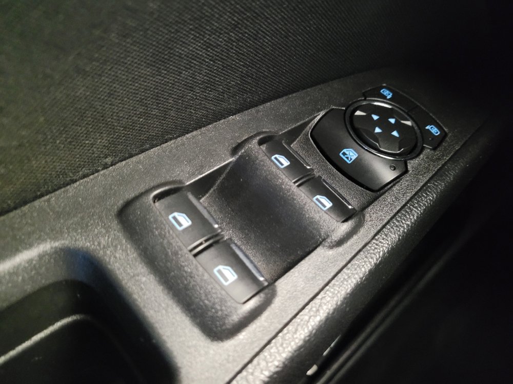 Used 2019 Ford Fusion SE FWD image 27