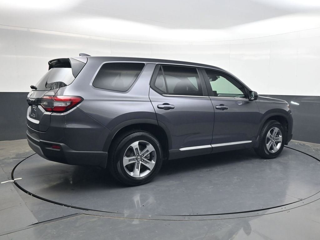 Used 2025 Honda Pilot EX-L image 4