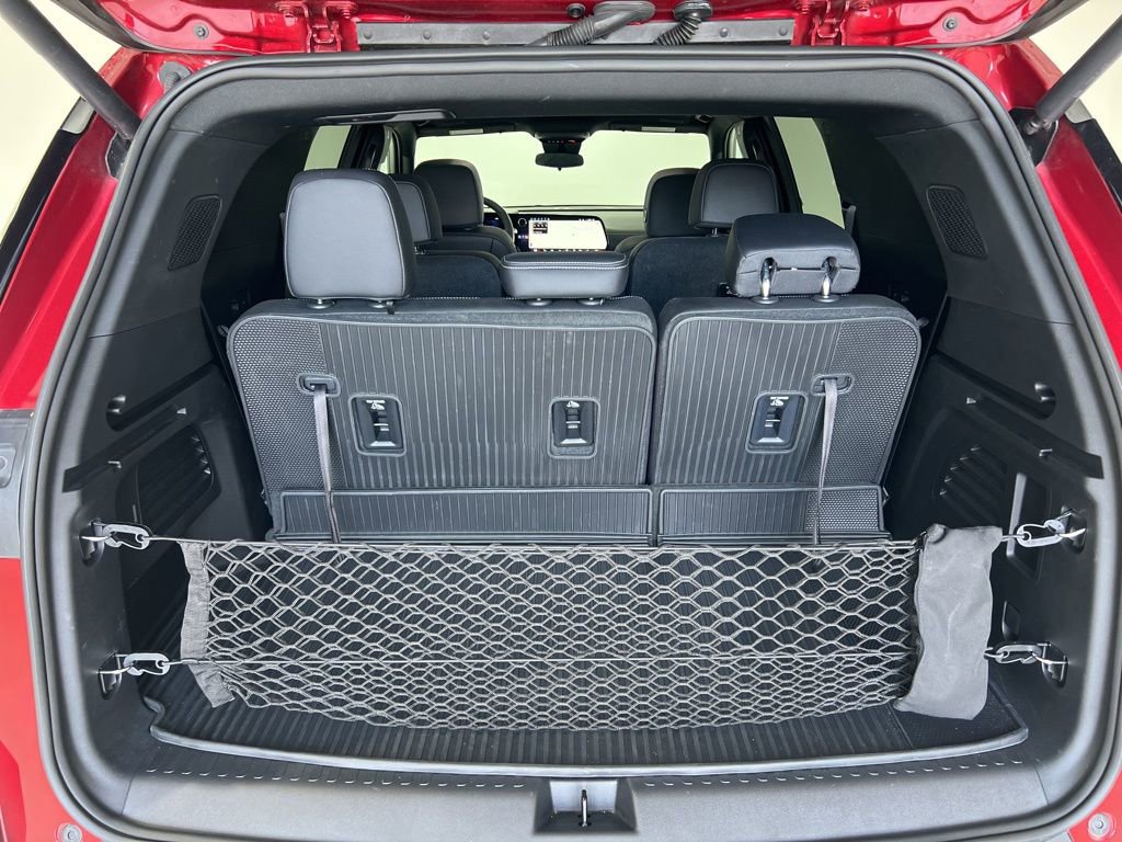 Used 2025 Chevrolet Traverse LT w/ Sun and Wheel Package FWD image 24