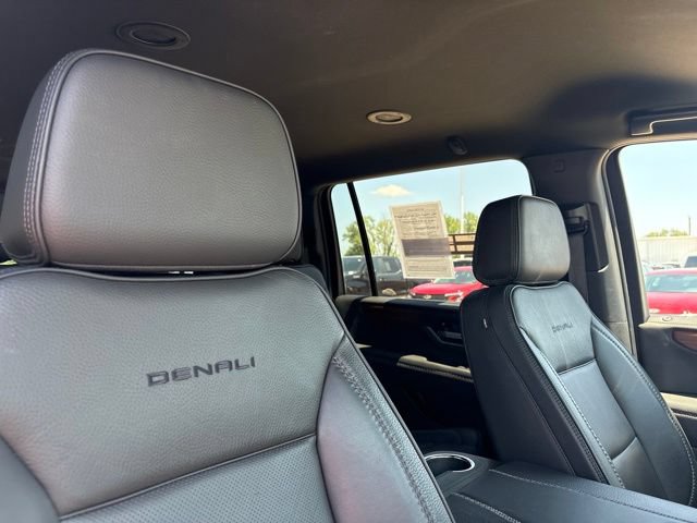 Used 2025 GMC Yukon XL Denali AWD/4WD image 37