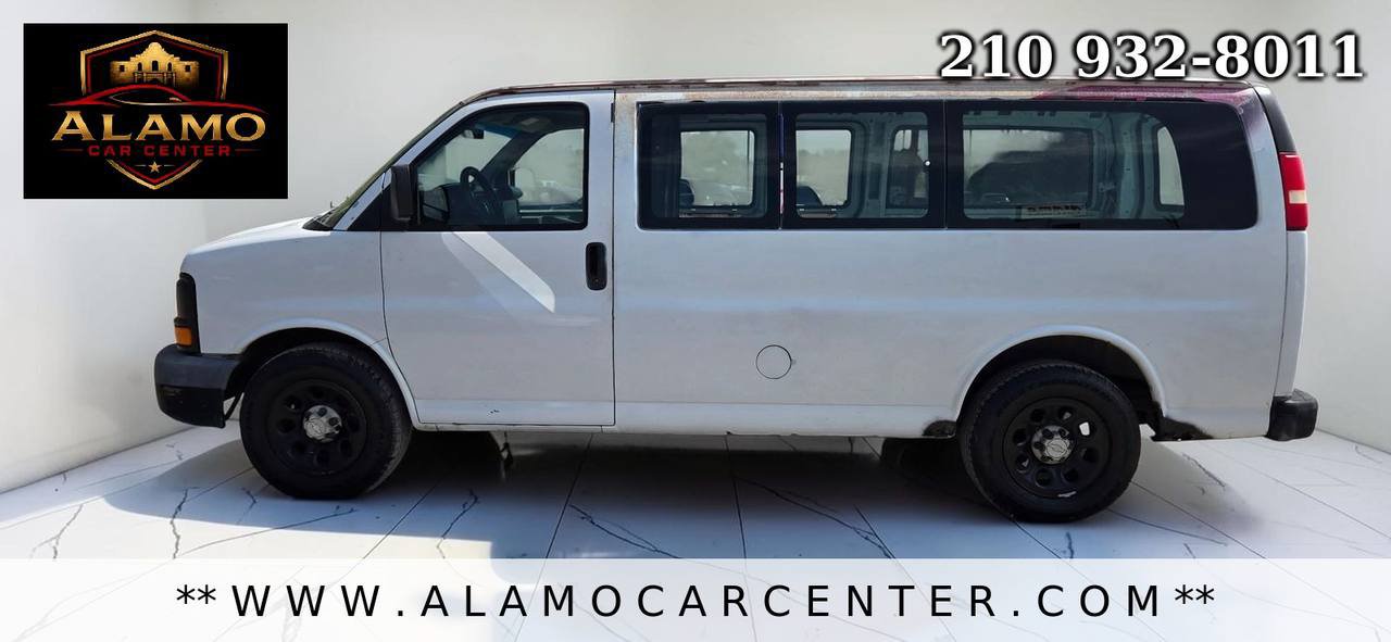 Used 2009 Chevrolet Express 1500 RWD image 2
