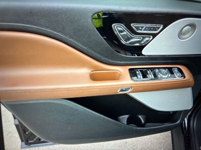 Used 2024 Lincoln Aviator Reserve w/ Equipment Group 201A image 11