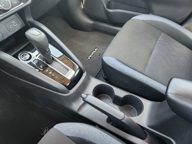 Used 2025 Nissan Versa SV FWD image 18