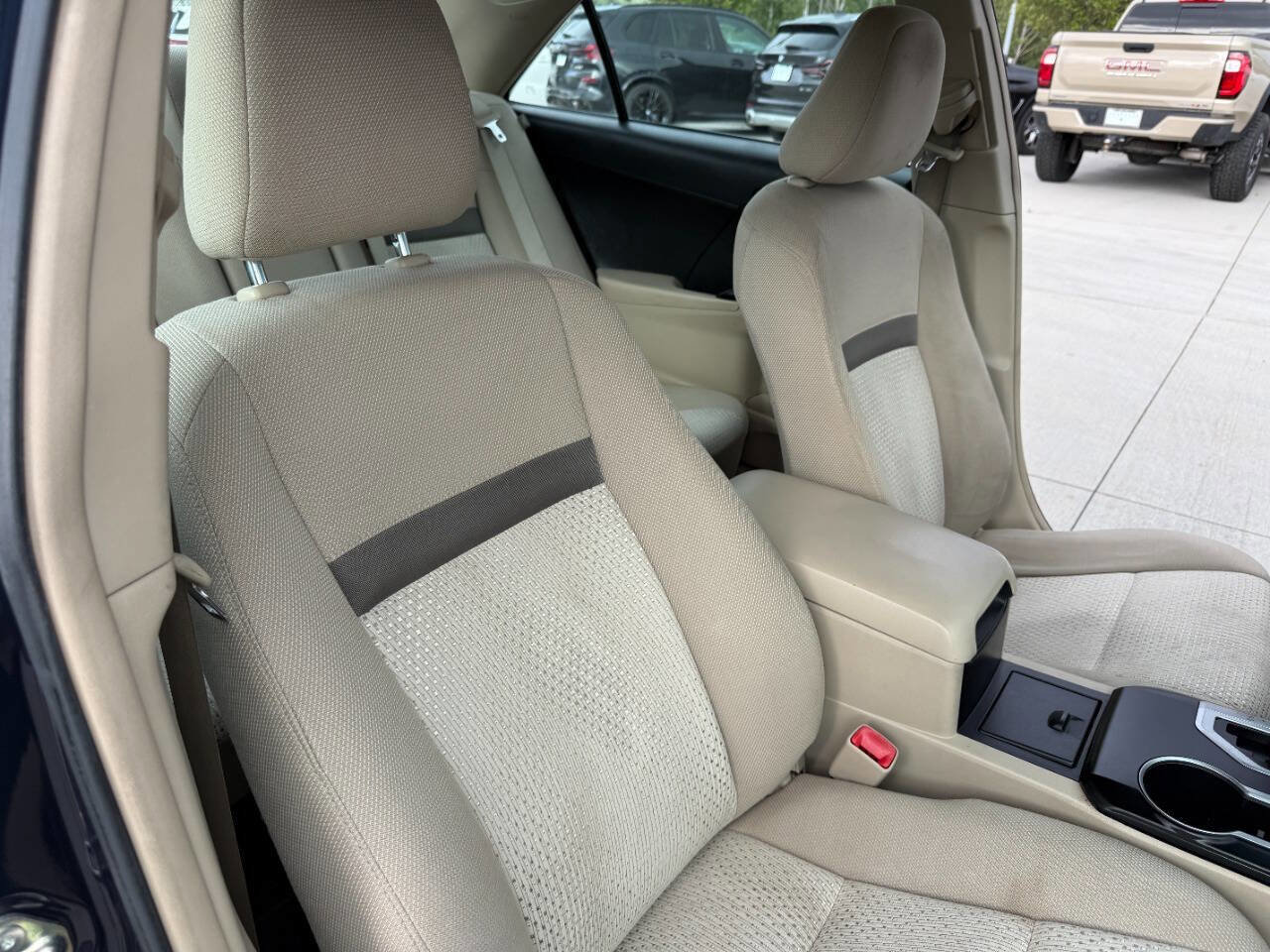 Used 2014 Toyota Camry LE FWD image 22