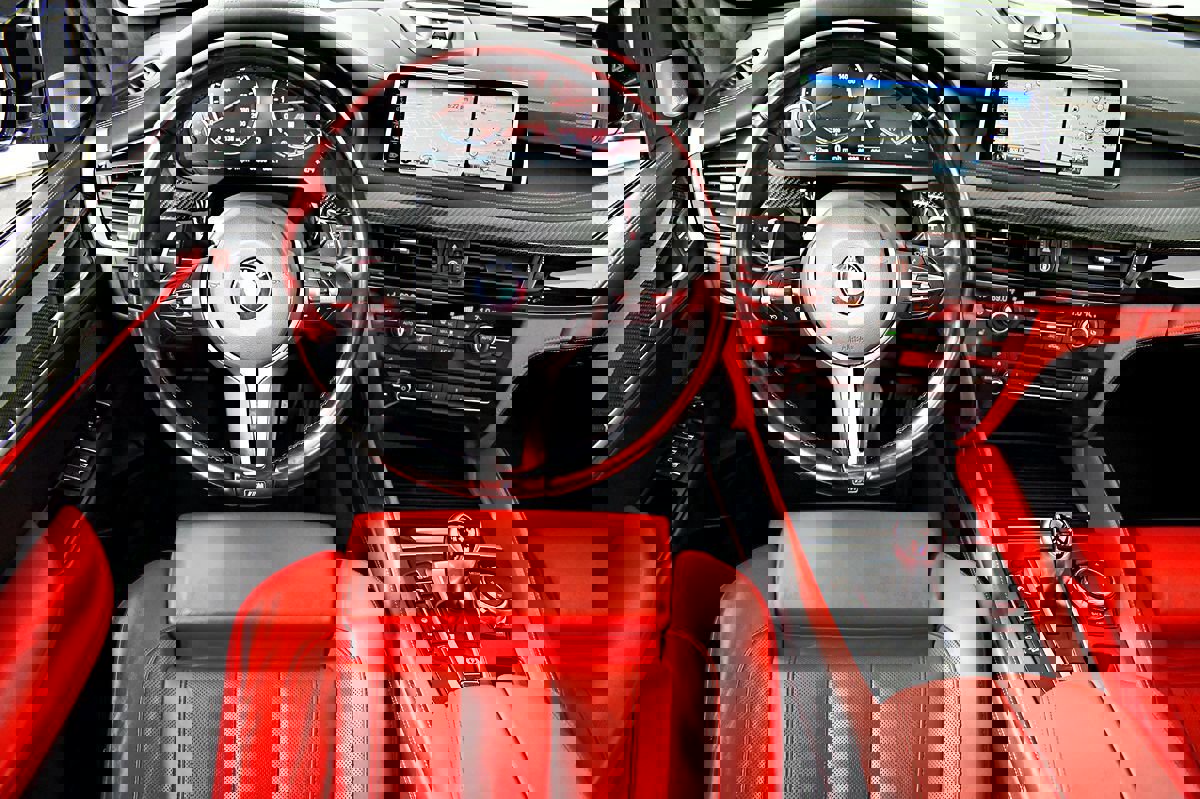 Used 2016 BMW X5 M image 25