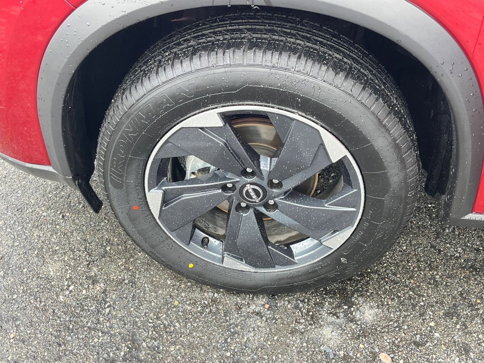 Used 2025 Nissan Rogue SV image 32