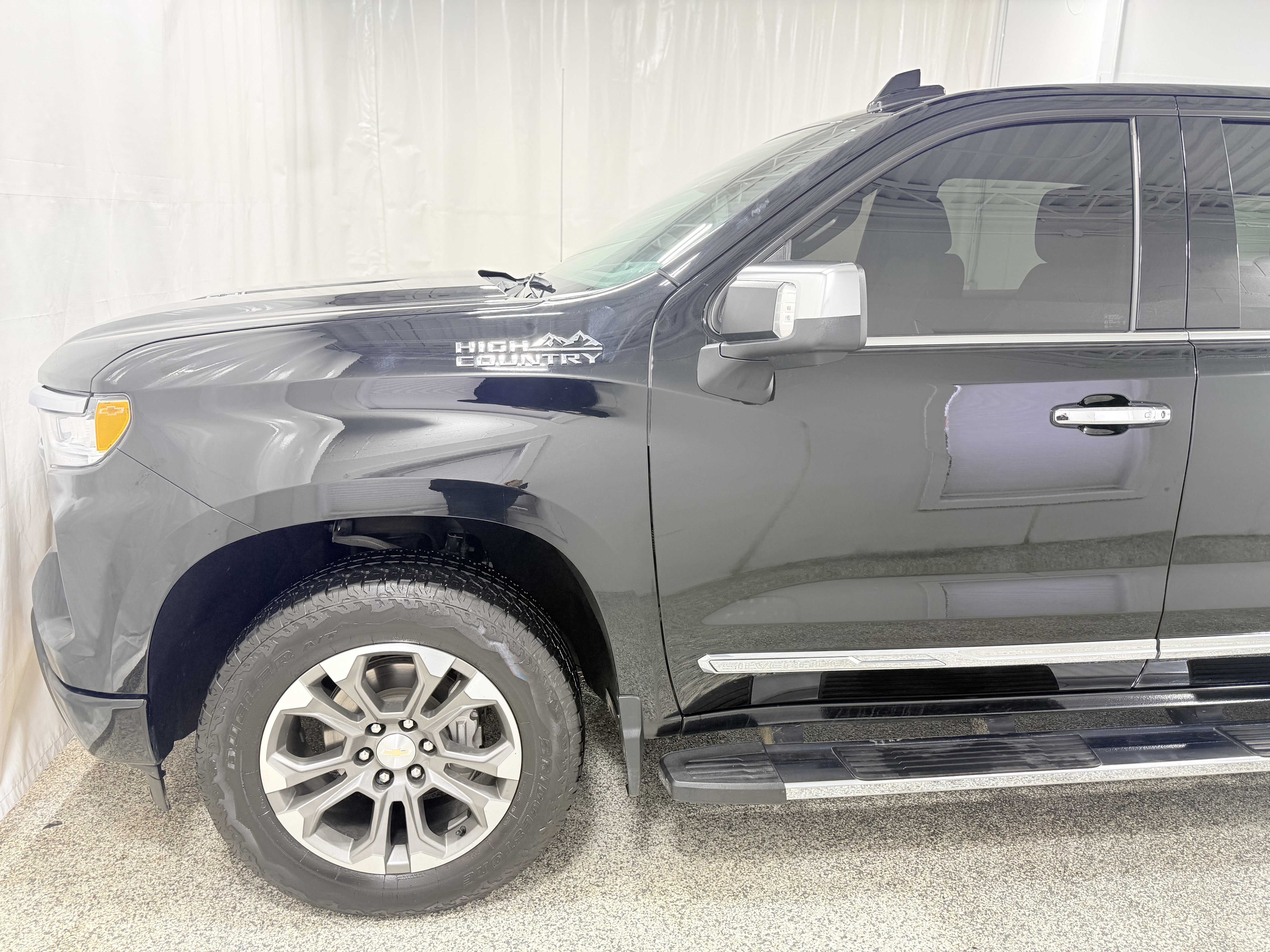 Certified 2024 Chevrolet Silverado 1500 High Country w/ Technology Package image 4