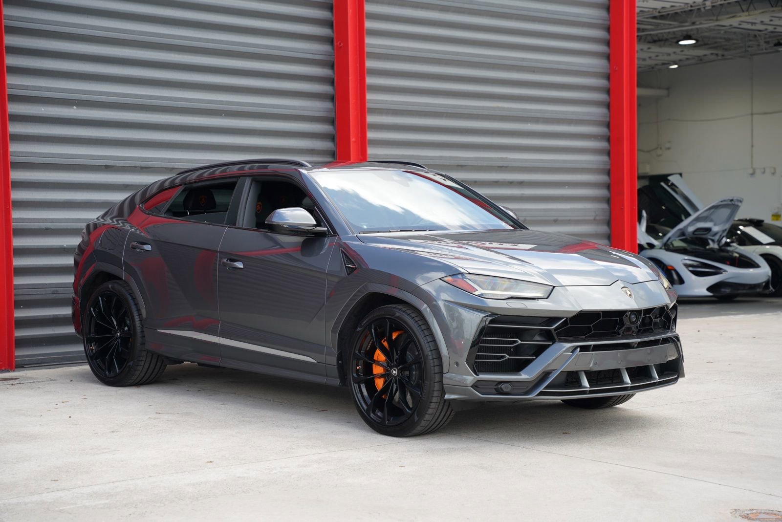 Used 2020 Lamborghini Urus AWD/4WD image 5