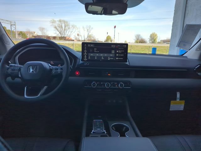 New 2026 Honda Pilot Touring image 13