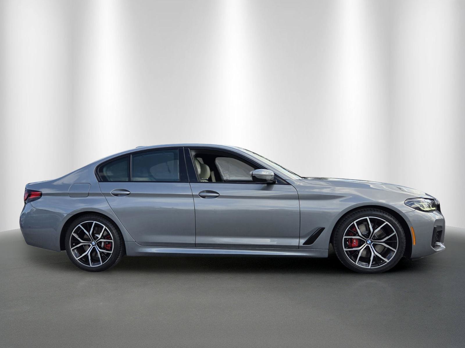Used 2023 BMW 530i w/ Executive Package RWD image 8