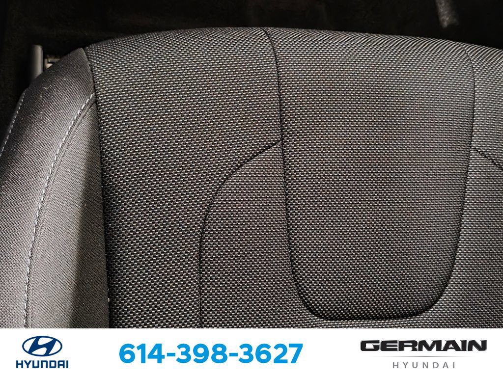 Used 2025 Hyundai Elantra SE FWD image 27