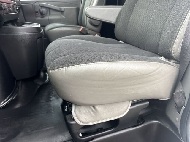Used 2023 GMC Savana 2500 w/ Driver Convenience Package image 12