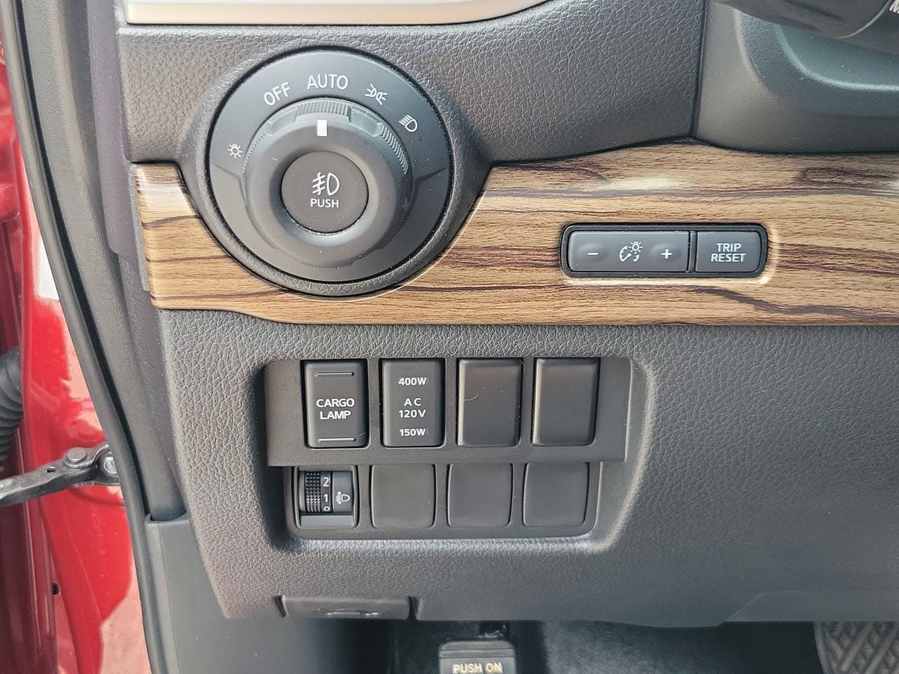 Used 2021 Nissan Titan SL AWD/4WD image 29