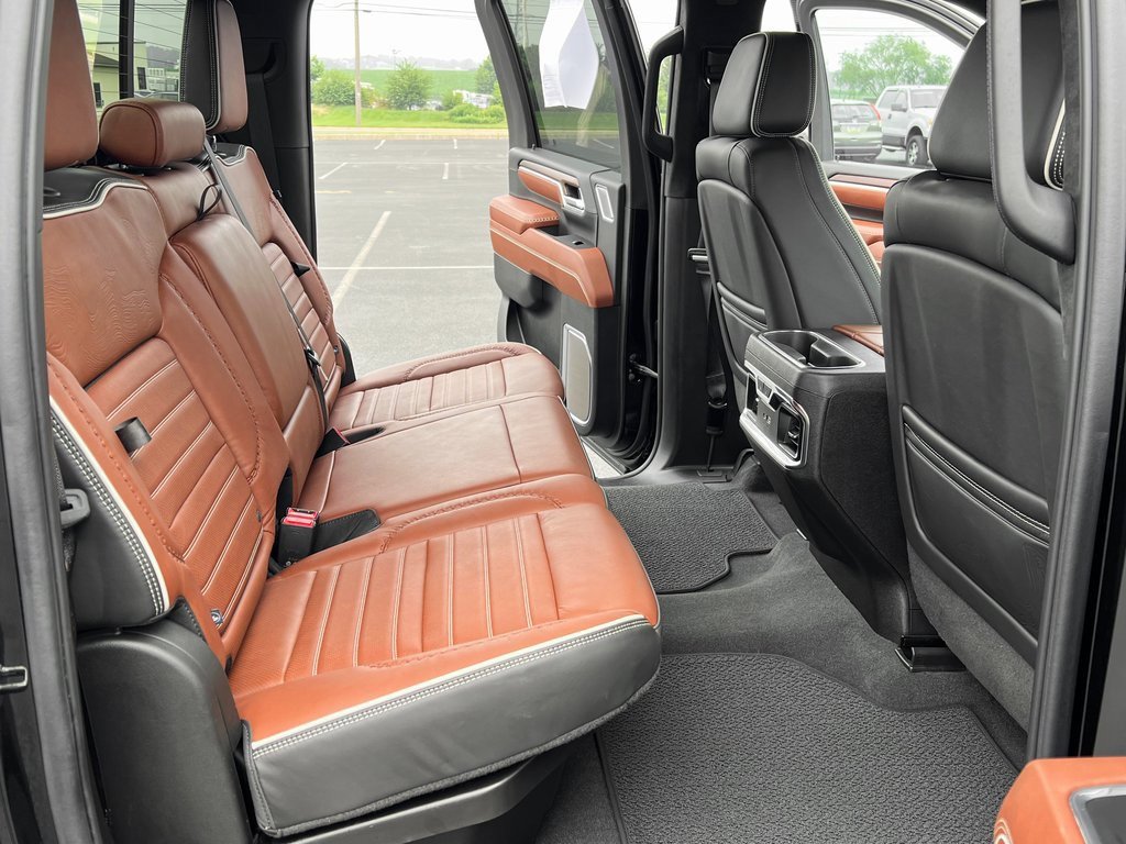 Used 2024 GMC Sierra 3500 Denali Ultimate image 25