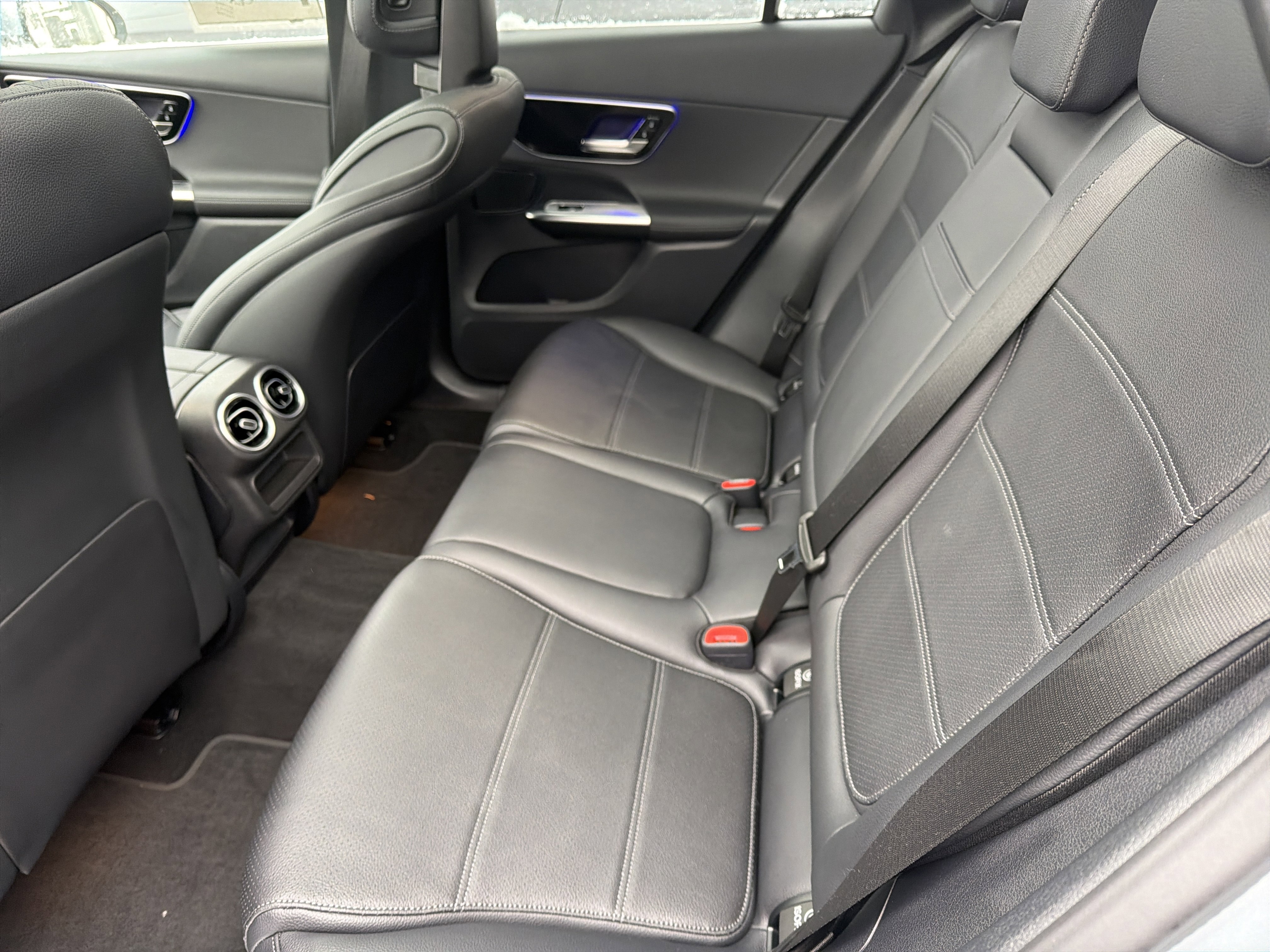 Used 2026 Mercedes-Benz GLC 300 4MATIC image 24