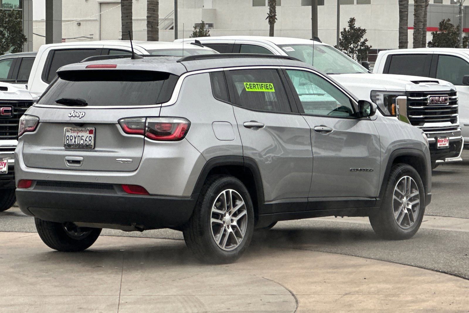 Used 2020 Jeep Compass Latitude image 4