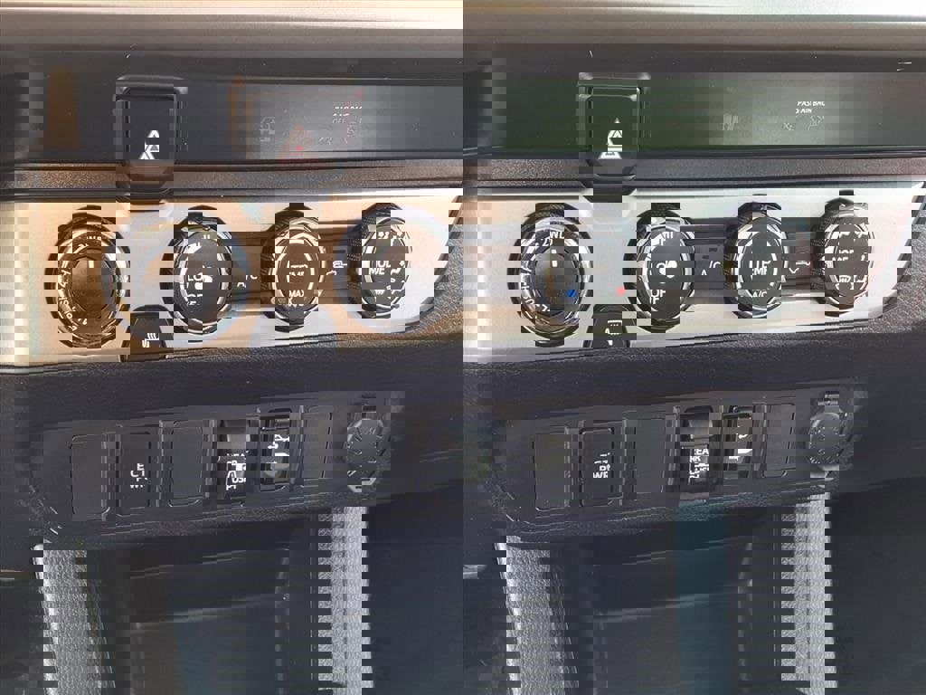 Used 2019 Toyota Tacoma SR5 image 19