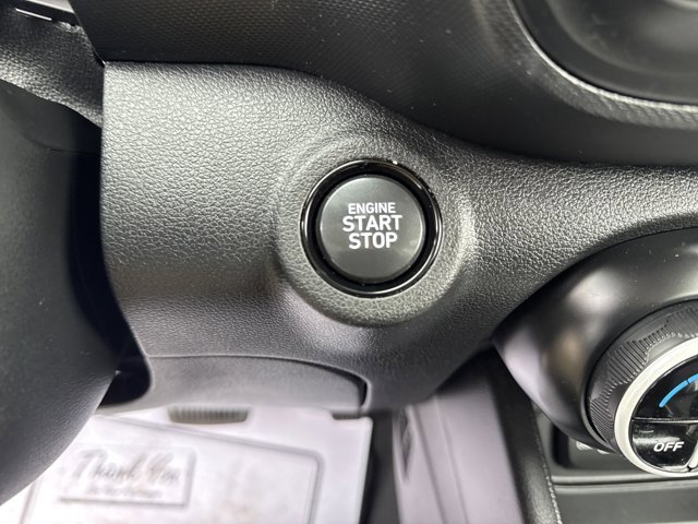 Used 2022 Hyundai Venue Limited image 23