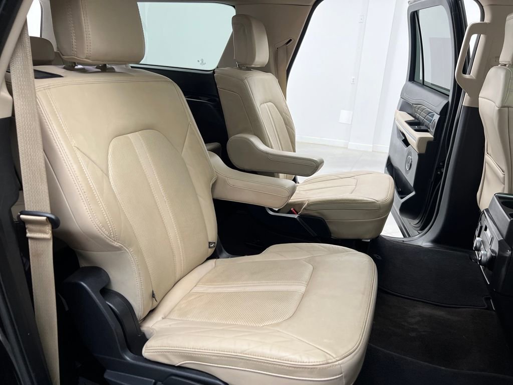 Used 2022 Ford Expedition Max Platinum AWD/4WD image 17