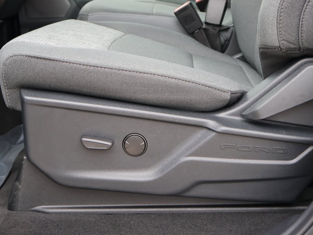 New 2026 Ford F250 XLT w/ XLT Premium Package image 23