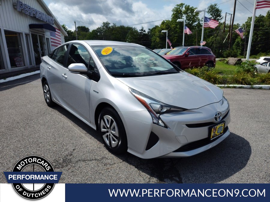 Used 2016 Toyota Prius Three FWD image 1