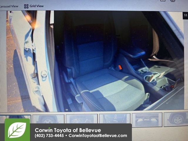 Used 2022 GMC Terrain SLE w/ Driver Convenience Package AWD/4WD image 9