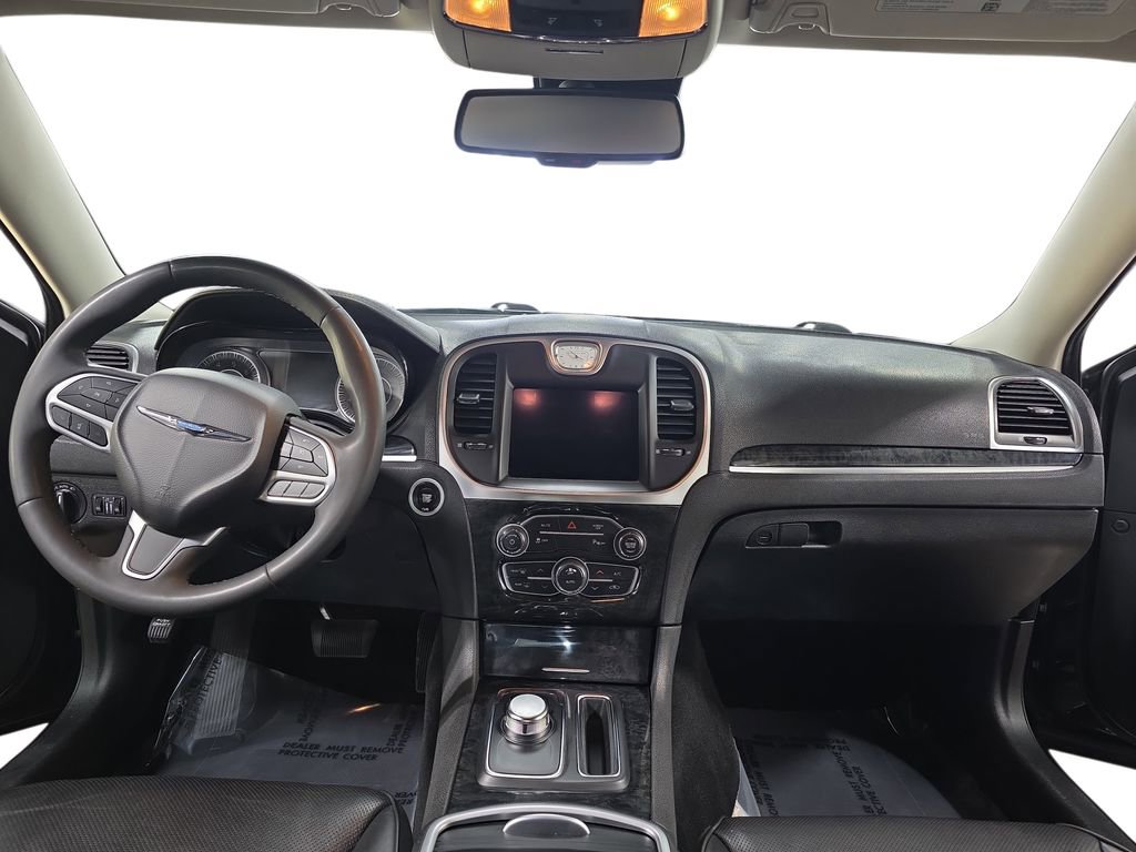 Used 2023 Chrysler 300 Touring L w/ Comfort Group image 9