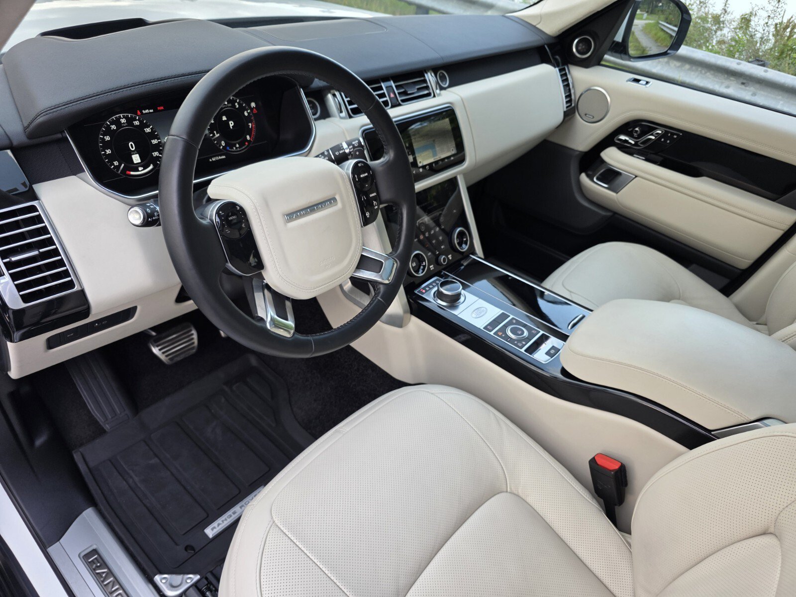 Used 2021 Land Rover Range Rover P525 Westminster Edition AWD/4WD image 11