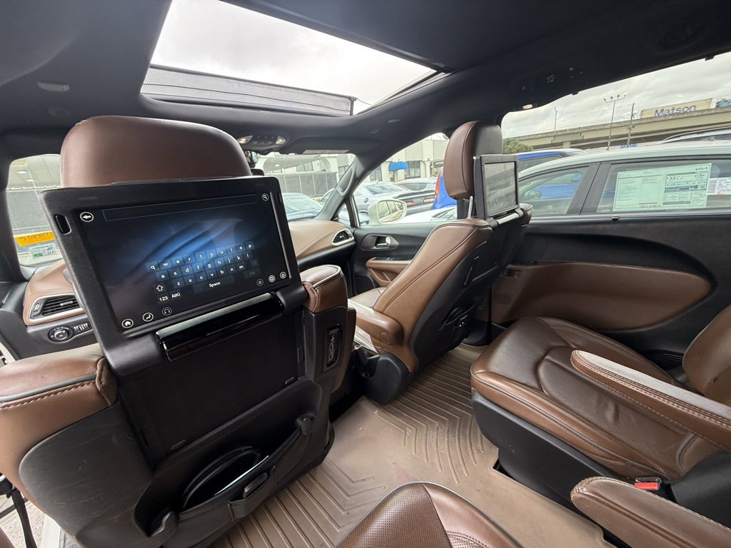 Used 2020 Chrysler Pacifica Limited w/ Advanced Safetytec Group image 13