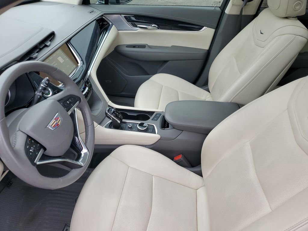 Certified 2024 Cadillac XT6 Premium Luxury w/ LPO, Floor Liner Package image 5