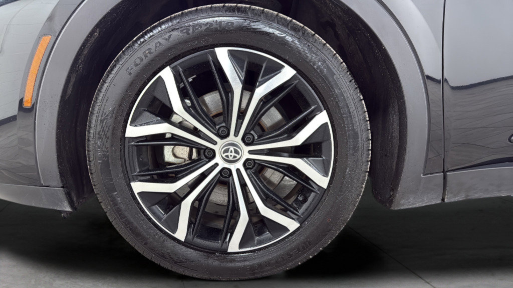 Used 2024 Toyota Crown Limited image 40