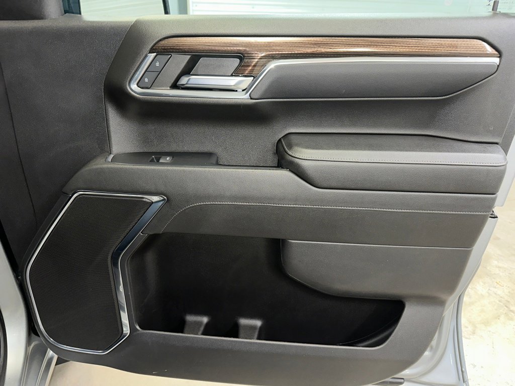 Used 2023 Chevrolet Silverado 1500 LT image 31