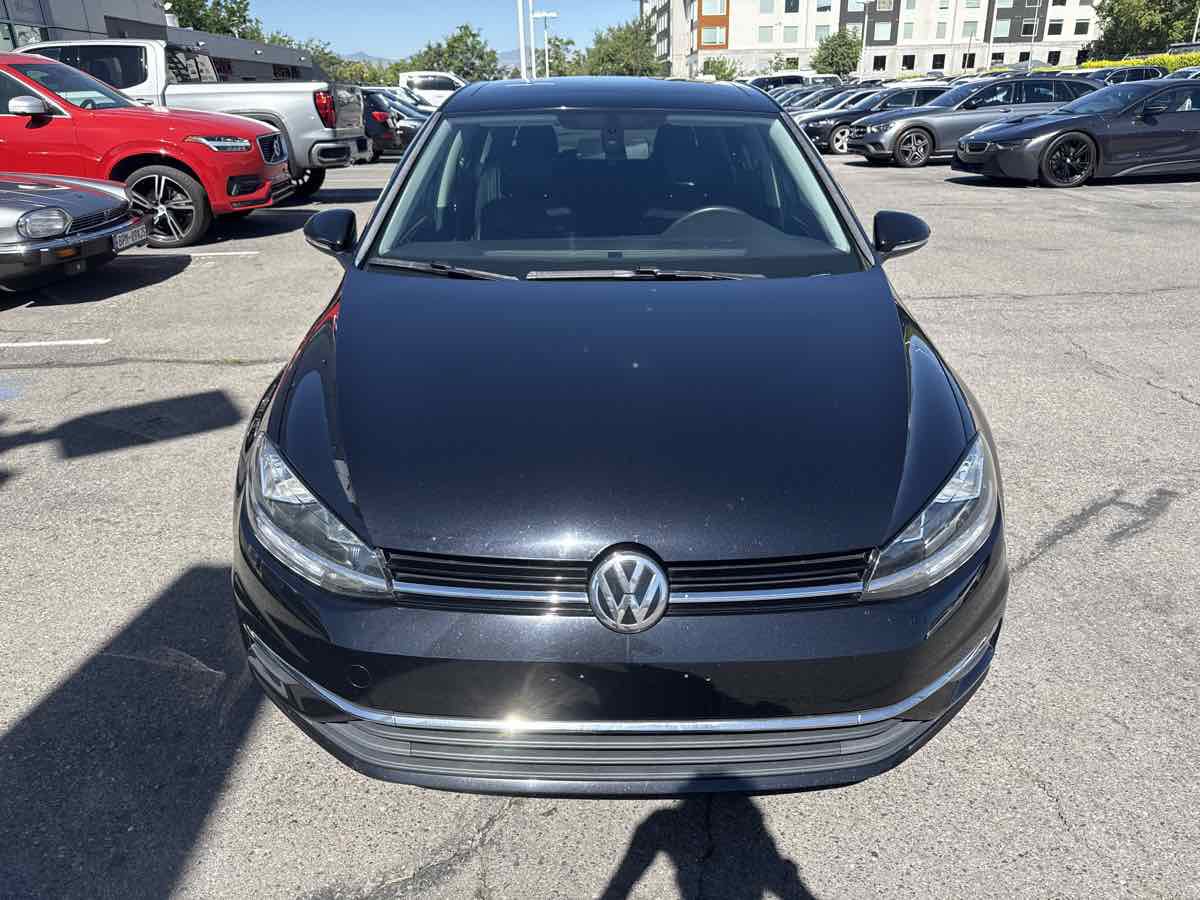 Used 2020 Volkswagen Golf 4-Door FWD image 3
