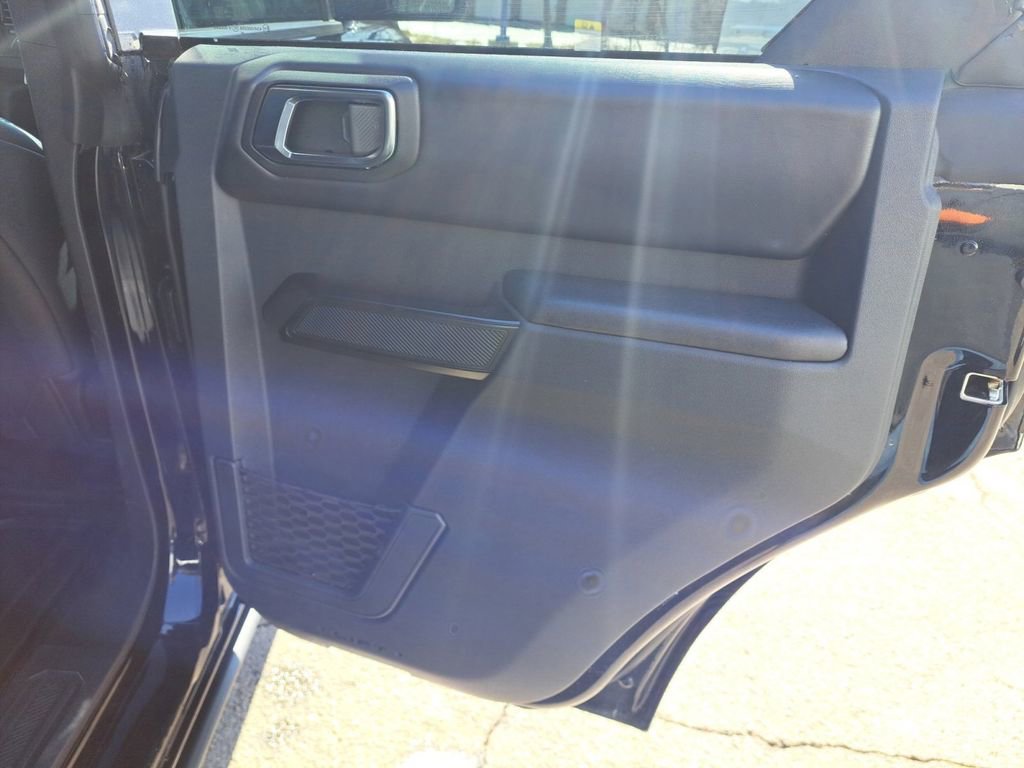 Used 2025 Ford Bronco Badlands image 18