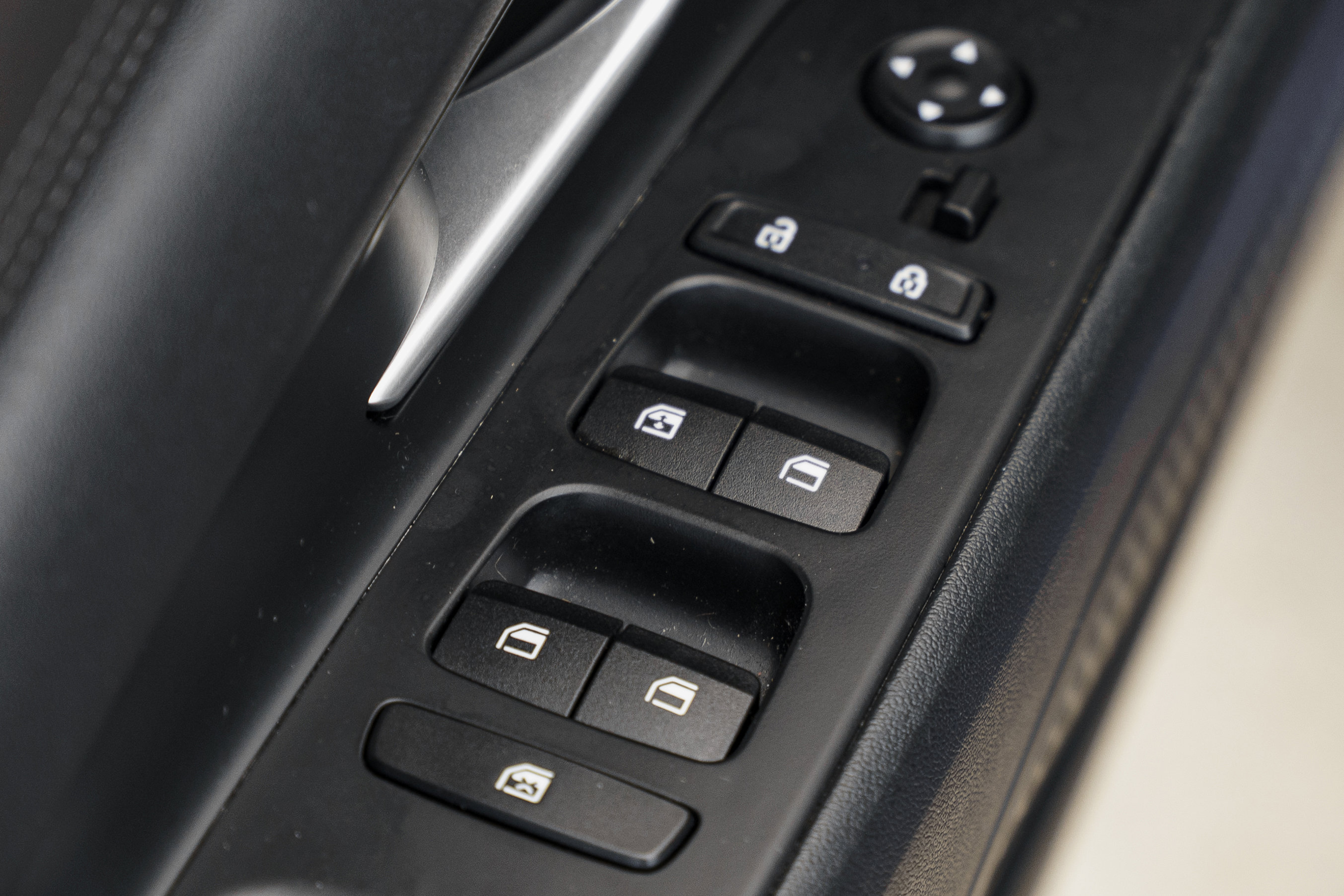 Used 2023 Hyundai Elantra Limited image 21