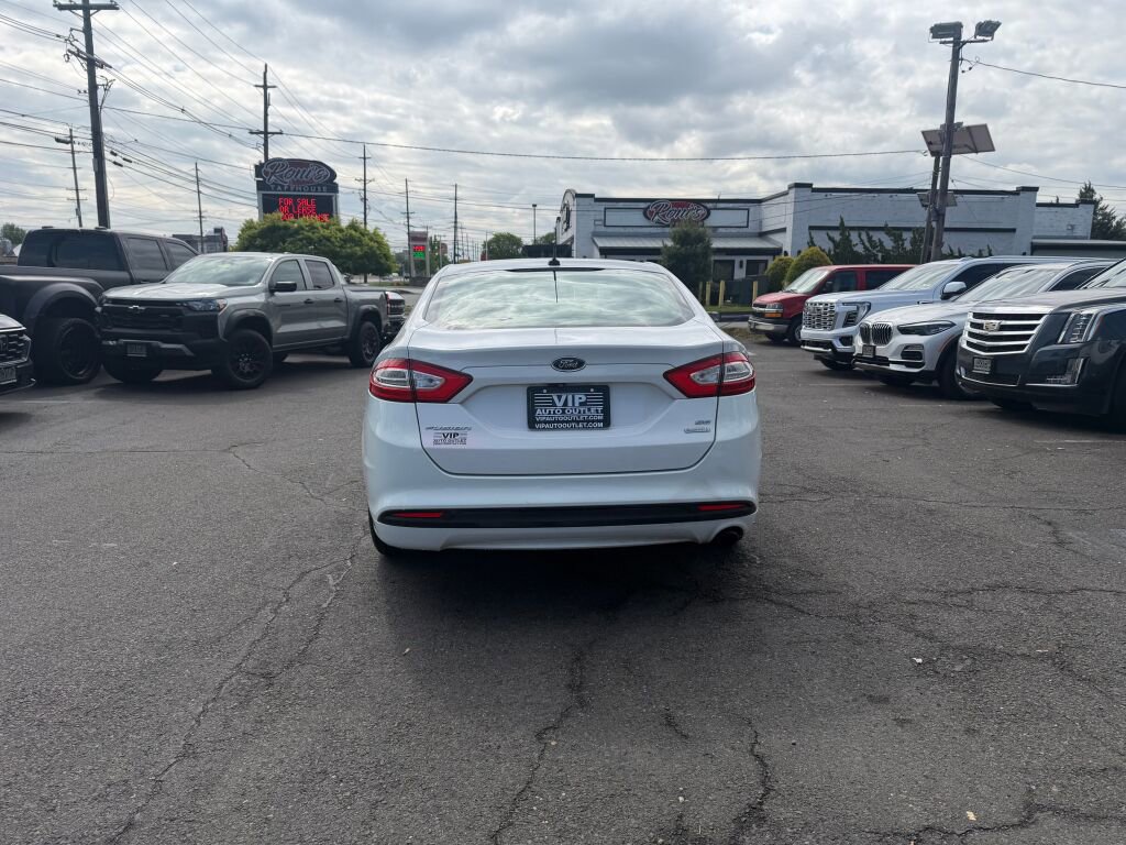 Used 2014 Ford Fusion SE w/ Equipment Group 202A FWD image 6