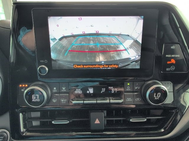 Certified 2024 Toyota Highlander XLE image 38