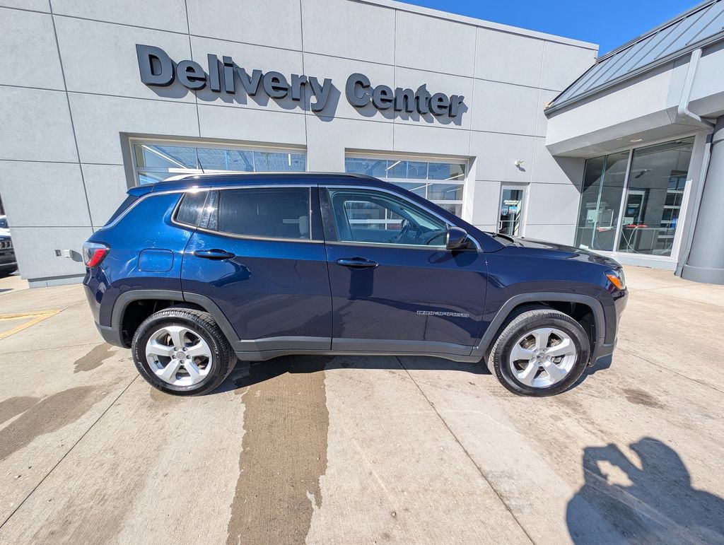 Used 2019 Jeep Compass Latitude w/ Cold Weather Group AWD/4WD image 4