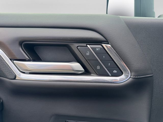 Used 2024 GMC Sierra 2500 Denali w/ Denali Reserve Package image 9