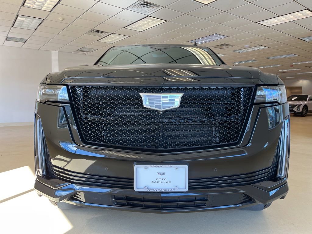 Certified 2024 Cadillac Escalade Sport Platinum w/ LPO, ONYX Package AWD/4WD image 5