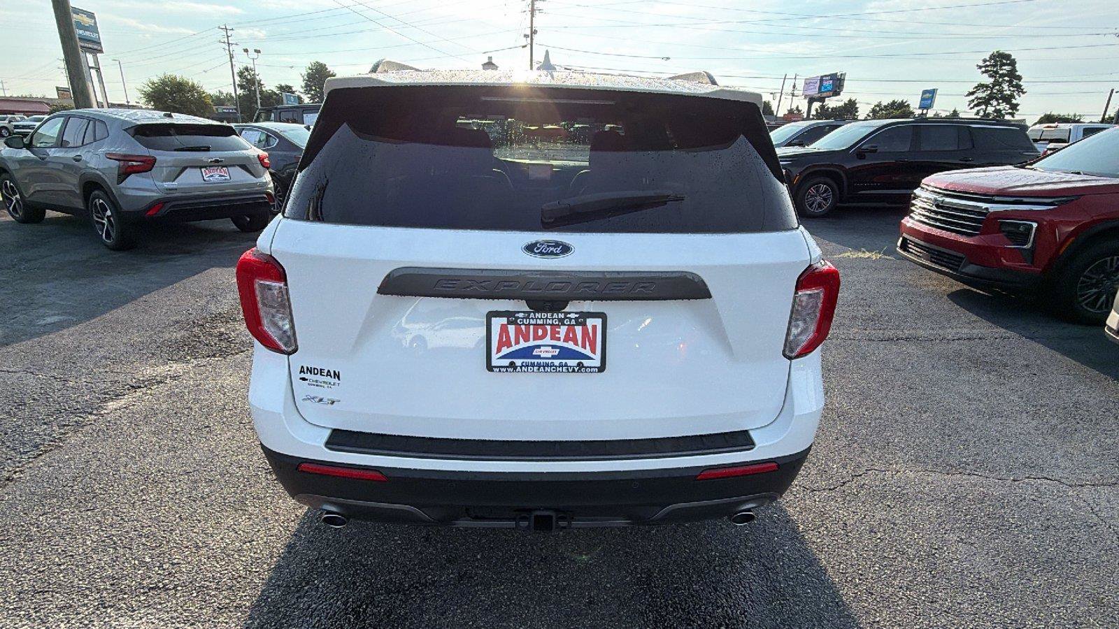 Used 2023 Ford Explorer XLT w/ Equipment Group 202A RWD image 10