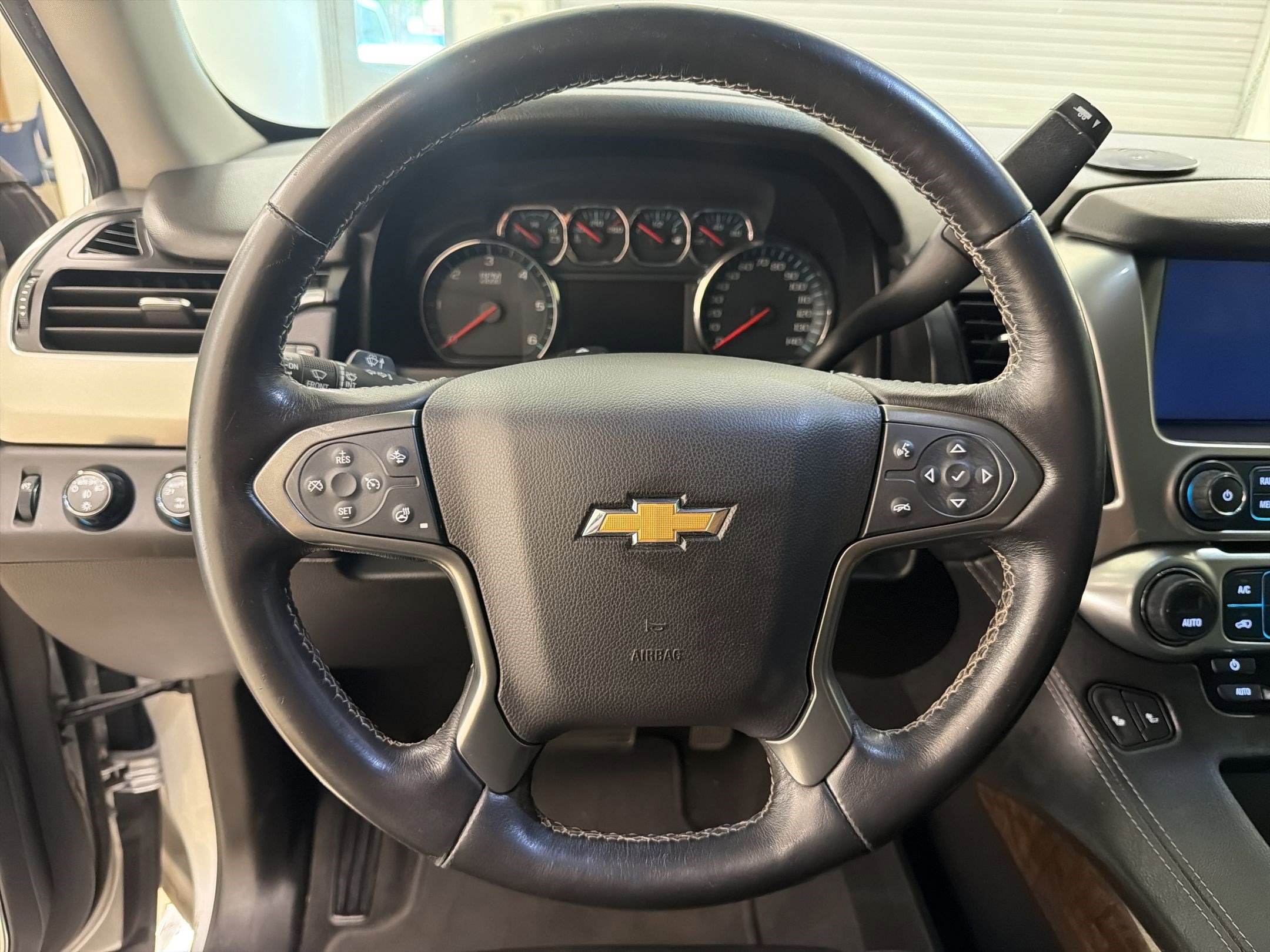 Used 2019 Chevrolet Tahoe LT w/ LT Signature Package image 18
