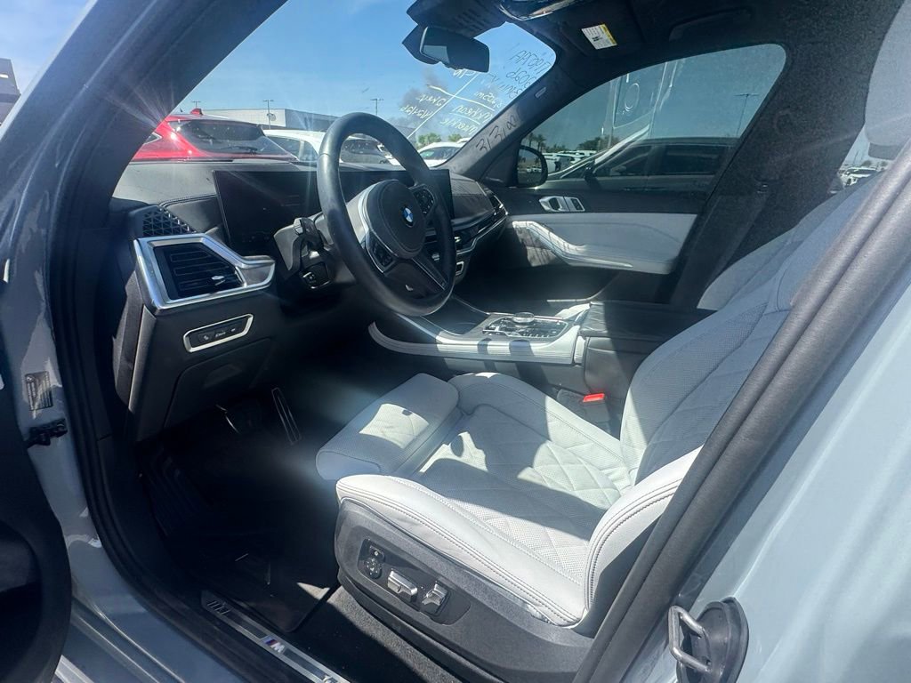 Used 2026 BMW X7 xDrive40i w/ M Sport Package AWD/4WD image 12